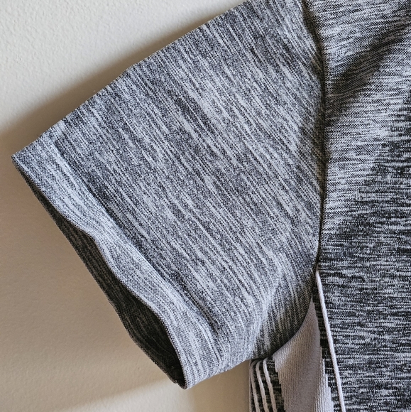 Athleta Impact Crop Top in Women's M - Picture 14 of 15